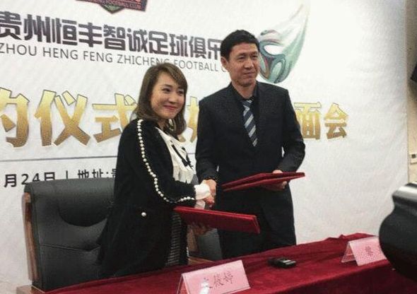 现在我们必须等到骨头愈合，等到他能够忍受疼痛，因为这相当痛苦。