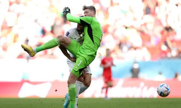 回头偷偷看我